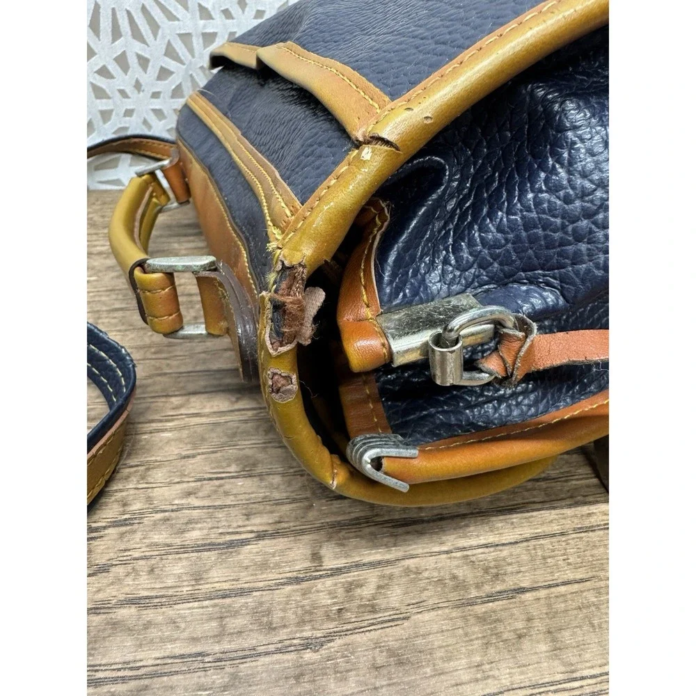 Vintage DOONEY & BOURKE blue leather Carrier‎ messenger bag purse